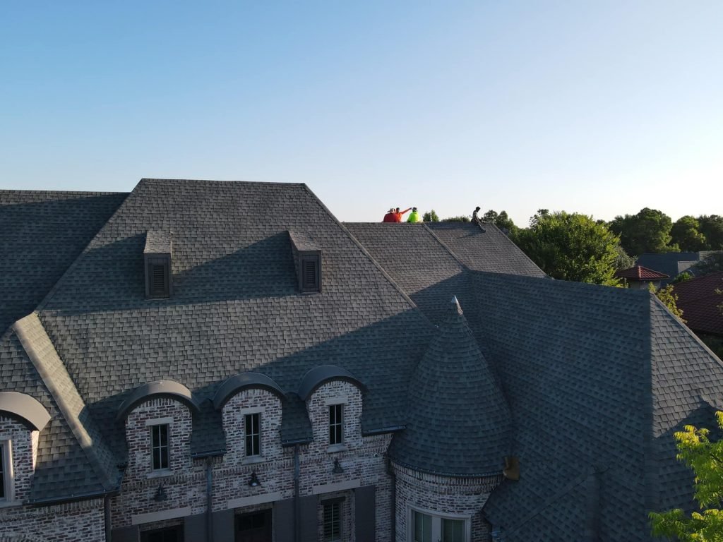 How to choose a local commercial roofing company near Dallas, Tx