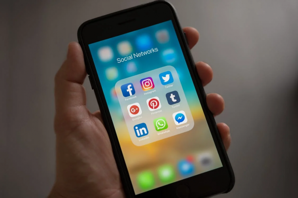 The Benefits of Being an Active Brand on Social Media