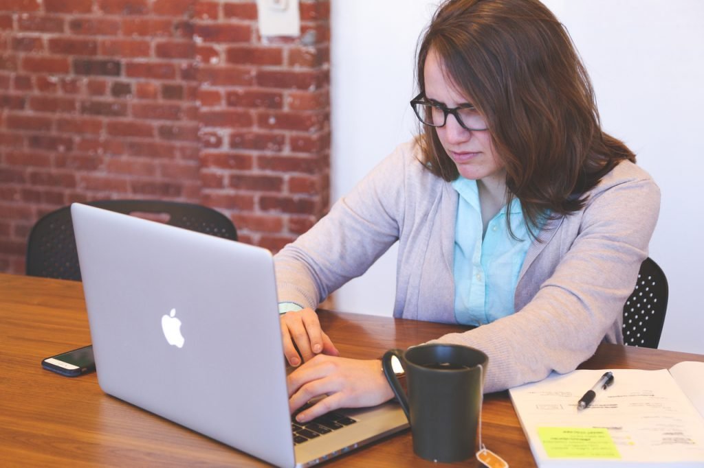How To Overcome The Problem Of Digital Distractions While Studying