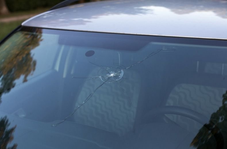 Why Avoid Online Help For Broken Windscreens